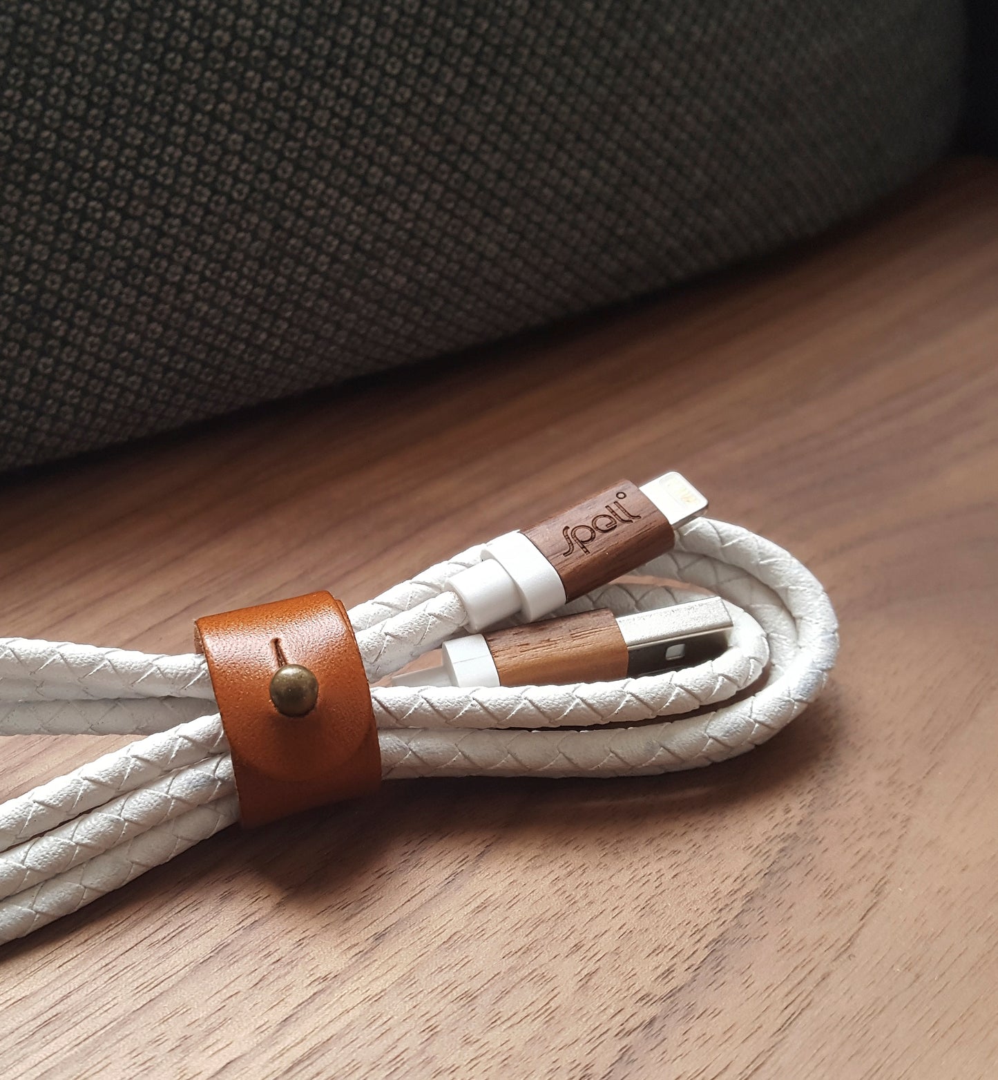 WALNUT WHITE BRAIDED LEATHER Lightning Cable (MFi)